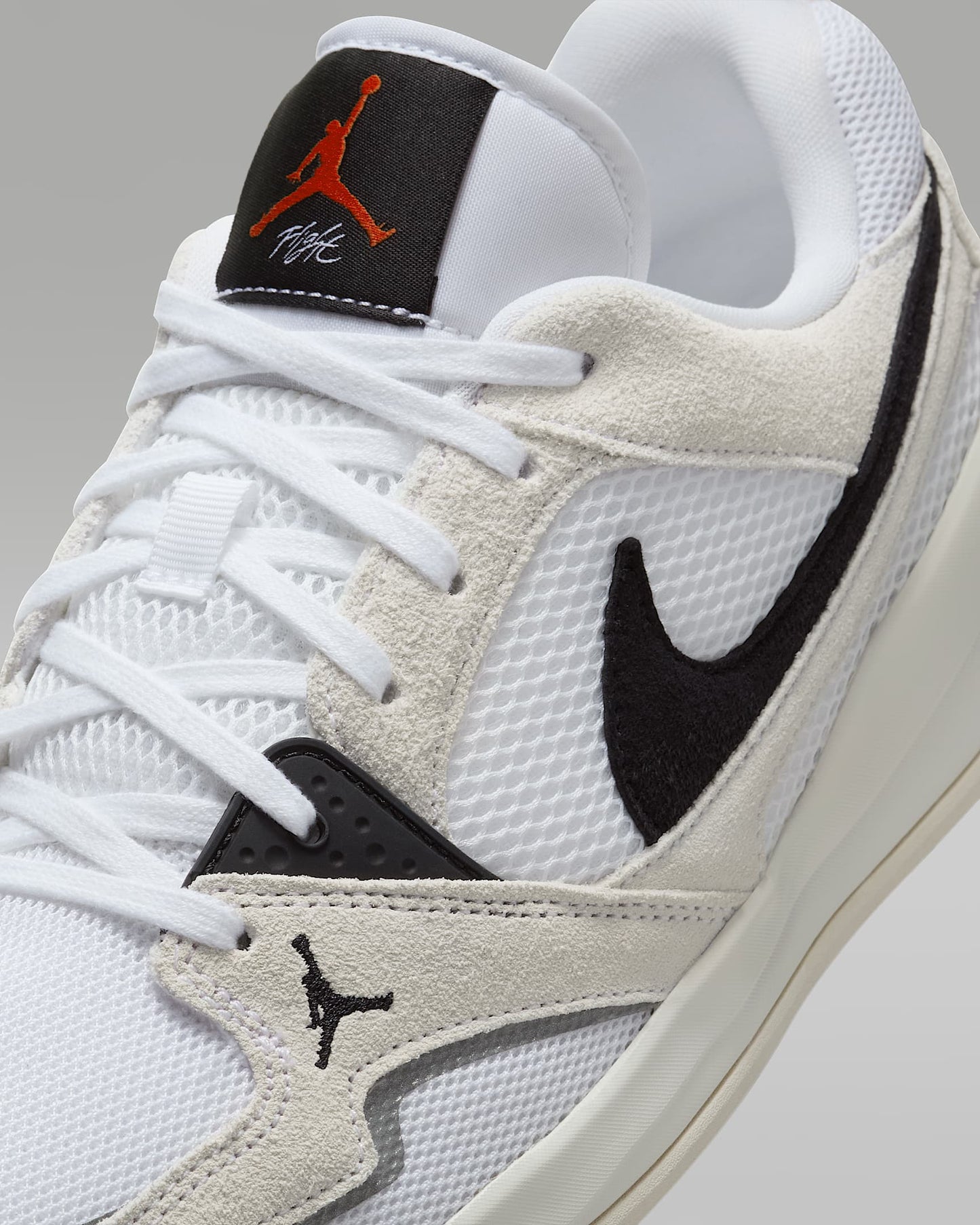 Zapatillas Nike Jordan CMFT Era Reflectivas Habano HJ6777-004