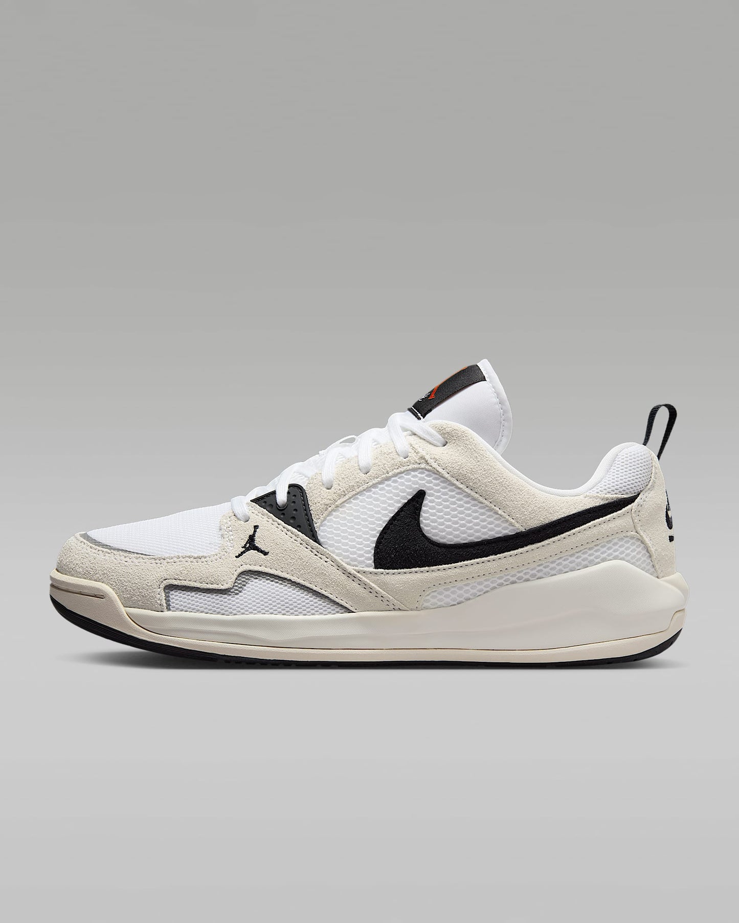 Zapatillas Nike Jordan CMFT Era Reflectivas Habano HJ6777-004