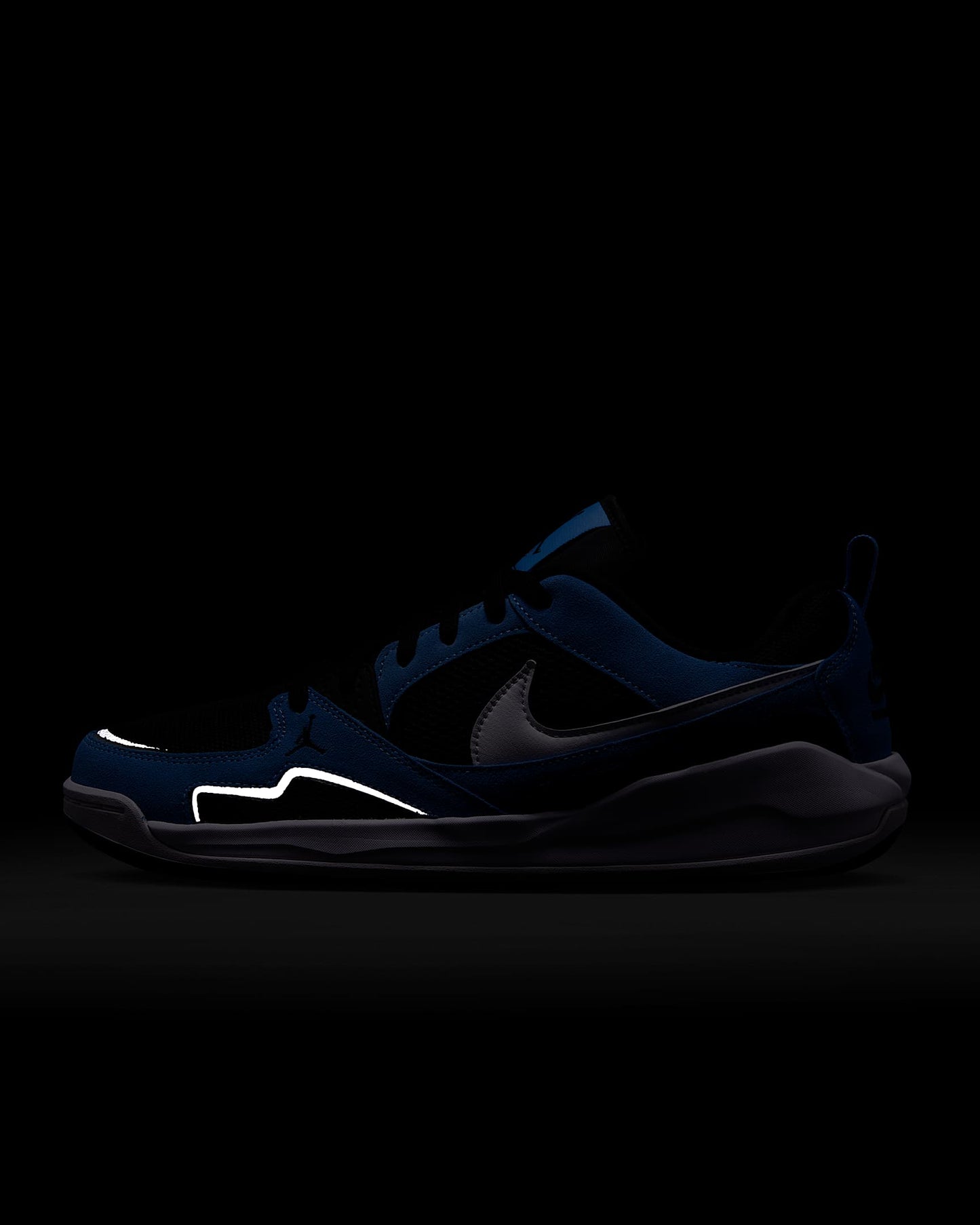 Zapatillas Nike Jordan CMFT Era Reflectivas HJ6777-004